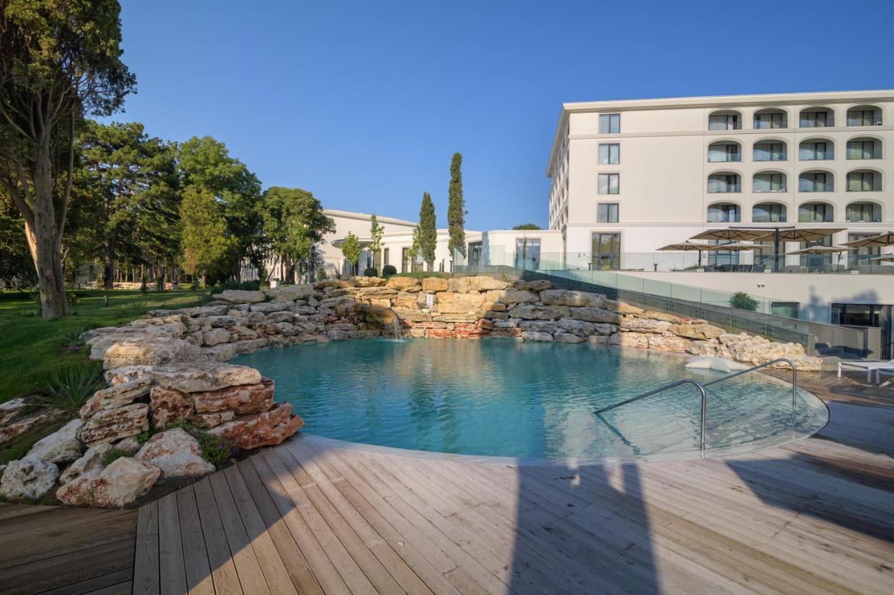Ensana Aquahouse Hotel Saints Constantine and Helena ภายนอก รูปภาพ The hotel's swimming pool