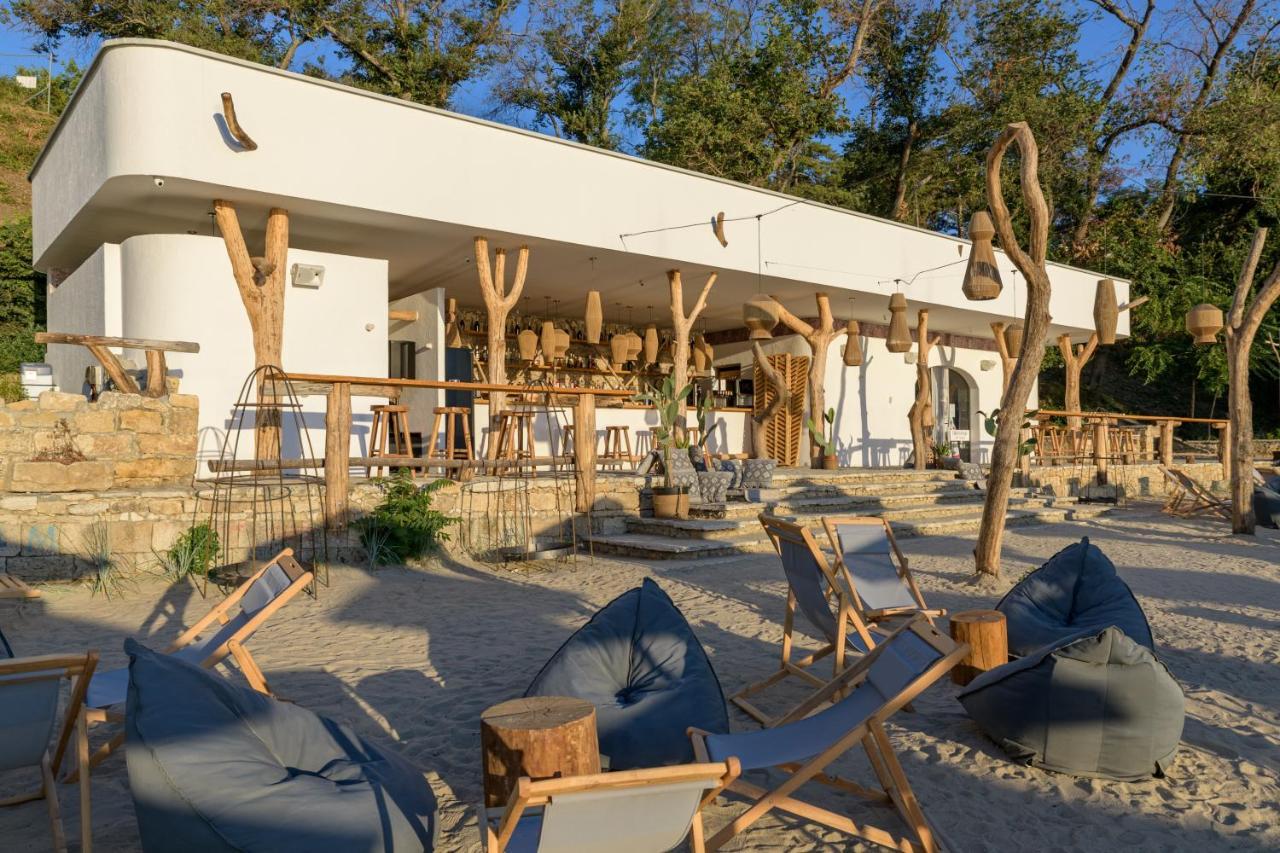 Ensana Aquahouse Hotel Saints Constantine and Helena ภายนอก รูปภาพ The restaurant at the beach