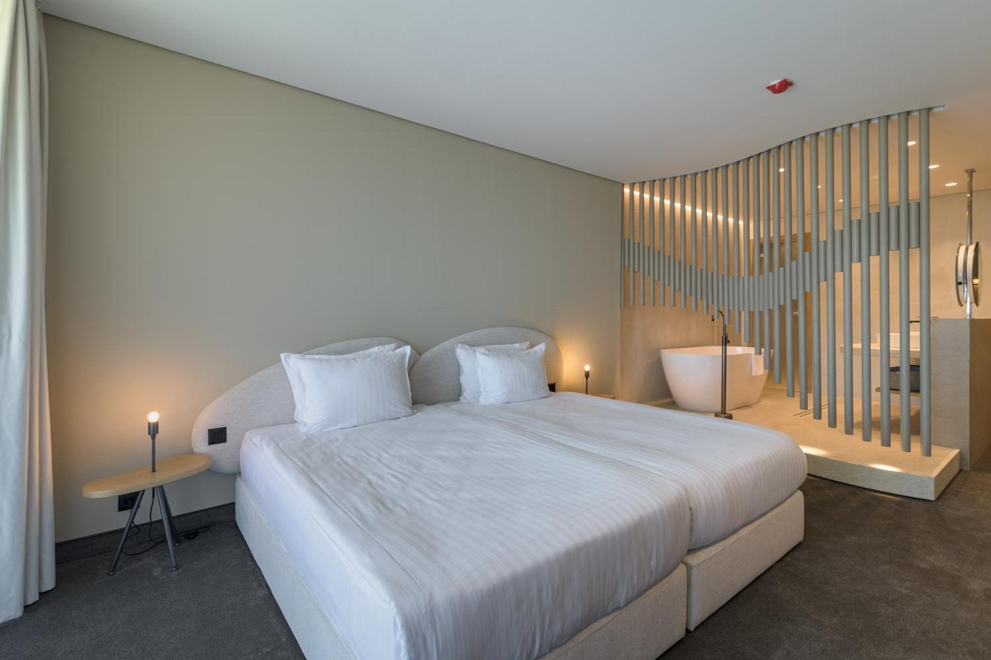 Ensana Aquahouse Hotel Saints Constantine and Helena ภายนอก รูปภาพ A bedroom at the hotel